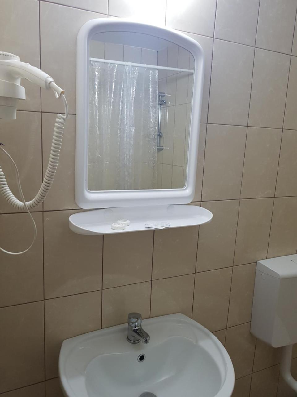 Hotel Dacor Orastie Bagian luar foto